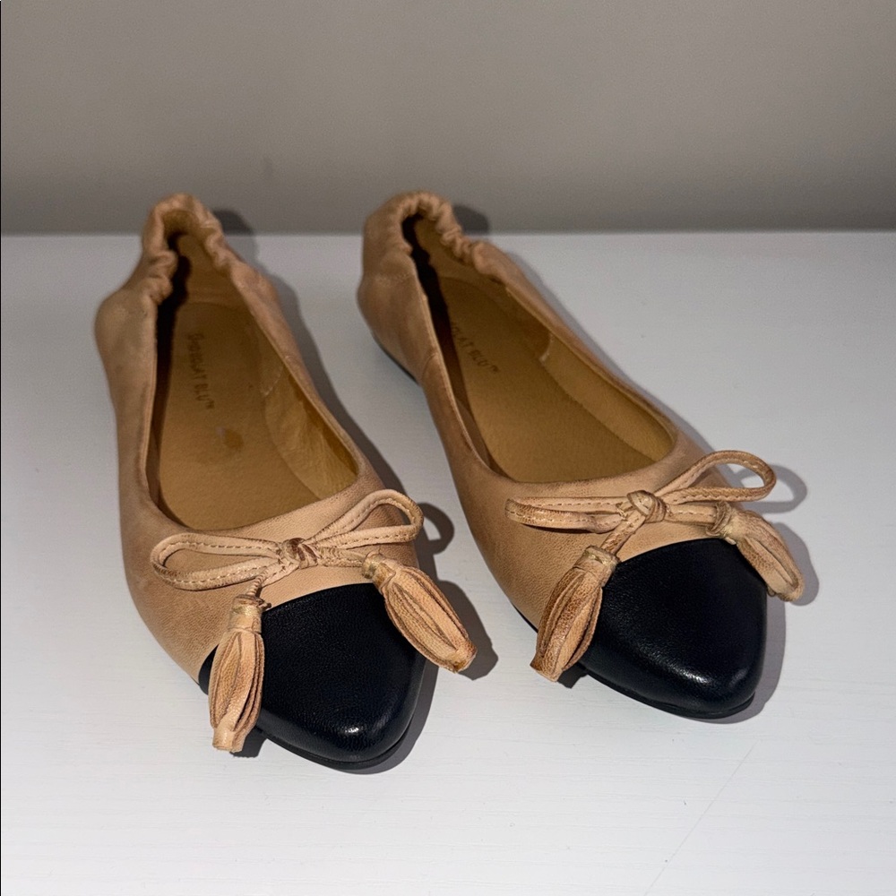Chocolat Blu cap toe flats